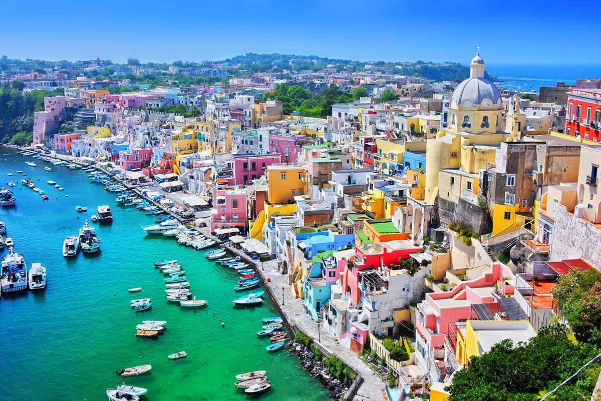 visit-near-Naples-Italy.jpg